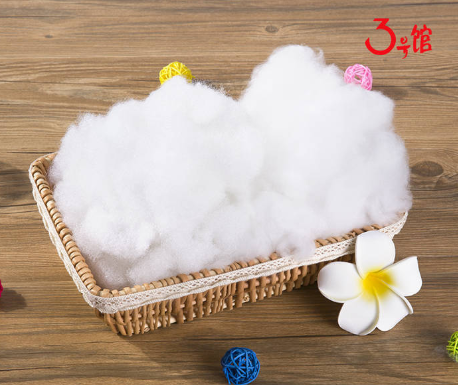 什么是cotton<a href=http://hamlethical.com/ target='_blank'>面料</a>？cotton面料有什么特點(diǎn)？